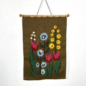 Vintage Nadelspitzen Wandbehang – Skandinavische florale 1970er Jahre handgemachte Textilkunst