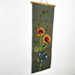 Skandinavischer Vintage Wandbehang: Floraler Wandbehang