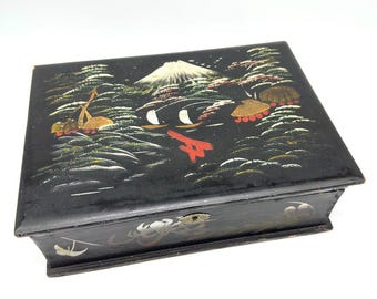 Vintage Japanese Lacquer Jewellery Box | Hand-Painted Trinket Box, 26 cm with Key
