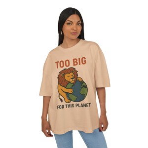 Maglietta vintage Acid, "Troppo grande per questo pianeta", maglietta "Elephant Earth Hugger", regalo per gli amanti della natura, maglietta con grafica personalizzata e animali - maglietta unisex