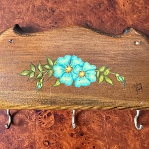 Vintage Hand Painted Wood Keys Holder