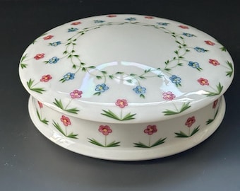 Vintage Round porcelain Limoges trinket or Candy dish with Lid - France