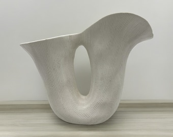 Unique Handmade Ceramic Porcelain Modern Vase for Flowers in White