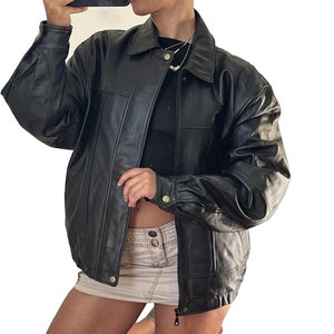 Blouson aviateur oversize fait main en cuir d'agneau fait main, veste en cuir pour femmes, veste motard pour femmes, veste en cuir surdimensionnée pour femmes