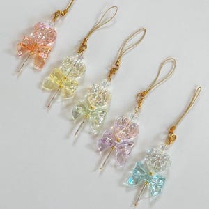 Gold Magical Girl Transformation Wand Phone Charm – Kawaii Iridescent Beaded Keychain, Handmade Anime-Inspired Accessory, Cute Gift for Her