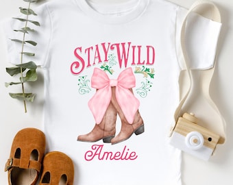 Maglietta personalizzata per bambina con stivali da cowgirl "Stay Wild" - Body western personalizzato con nome - Maglietta da cowgirl per compleanno