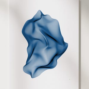 Pode incluir: Impressão de arte abstrata com uma forma azul tridimensional e fluida sobre um fundo branco. A obra de arte é composta por inúmeras linhas finas e curvas, criando uma sensação de movimento e profundidade. A impressão é montada numa superfície branca.