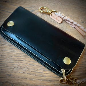 Trucker wallet 003 • premium green pull up leather • long biker wallet • vertical bifold wallet • hand cut, stitched and finished