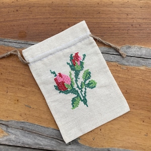 Hand Embroidered Rose Linen Drawstring Pouch, 10x15 cm Natural Cotton Gift Bag, Rustic Floral Sachet Bag