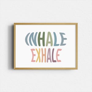 Inhale Exhale Poster: Pastell Regenbogen Mindfulness Print für Kinder (Digitaler Download)