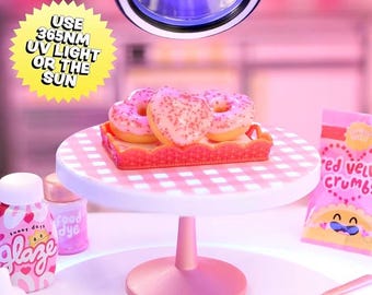 Miniverse 2025 Valentines Heart donuts