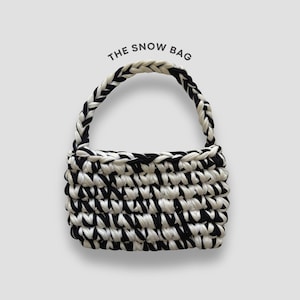 かぎ針編みのショルダーバッグのパターン / Tシャツヤーンのかぎ針編みバッグ / 初心者向けのかぎ針編みのパターン（写真付き） / ステップバイステップのパターン