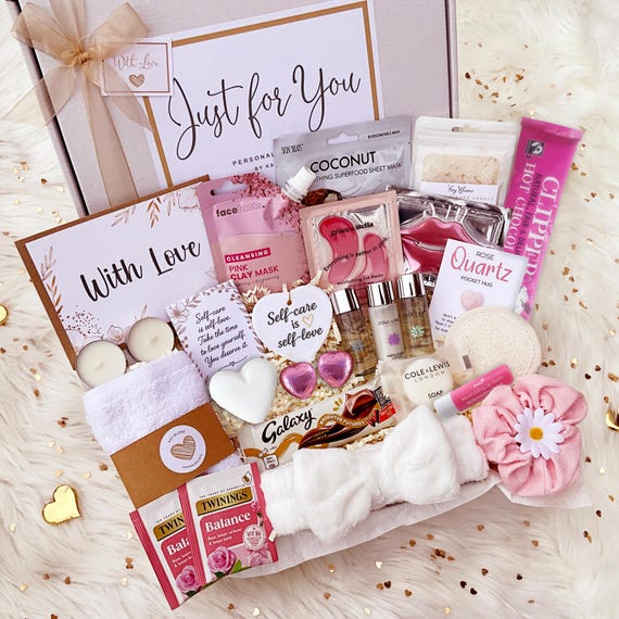 HUG IN A BOX – Spa Gift For Her – Pamper Hamper – Self Care Box – Birthday Gift For Her – New Mum Gift – Care Package – Gift For Her