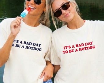Camiseta "Un mal día para ser un perrito caliente" del 4 de julio, Camiseta personalizada del 4 de julio, Camiseta del lago, Camiseta divertida de verano, Regalo para amantes de los perritos calientes, Camiseta para partidos de béisbol