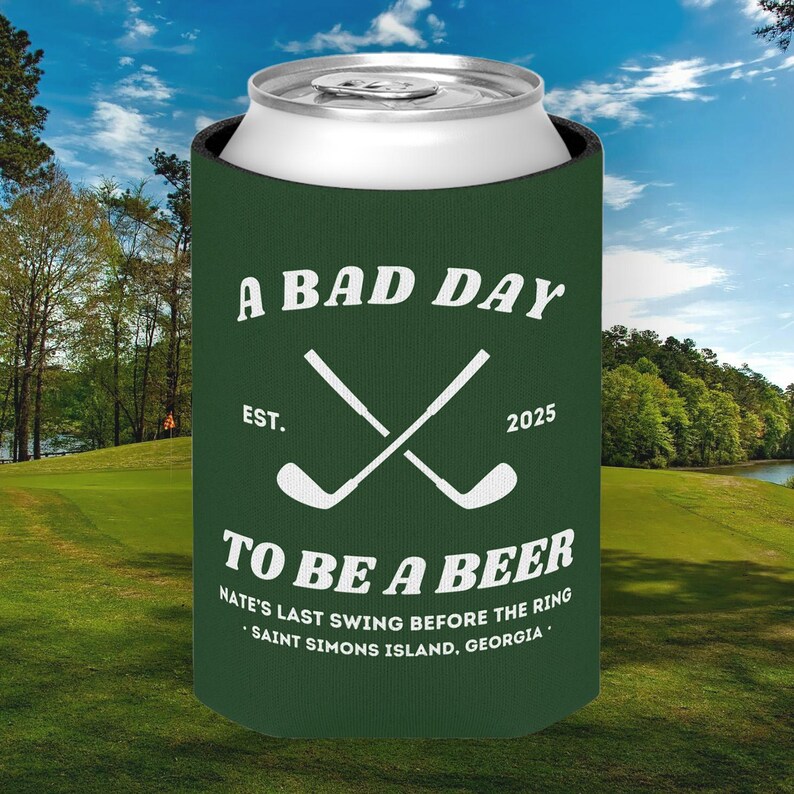 Abrazadera de cerveza personalizada para despedida de soltero, enfriador de latas de golf, recuerdo de despedida de soltero, funda para latas de novios, último golpe antes del ring, mal día para ser cervecero Regular