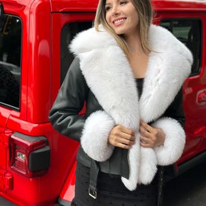 Handgefertigte echte Schaffell-Lammfelljacke für Damen mit echtem Fuchsbesatz, perfektes Geschenk, plus Größe, weißes Fell