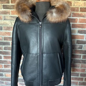 Original Goose Country Handmade Schwarz Schaffell Lammfell Hoodie: Herren Fuchspelz Winterjacke