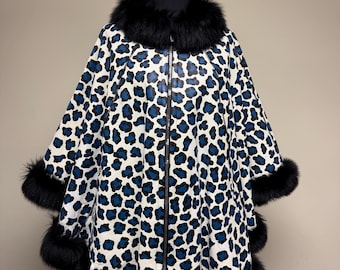 Handmade Women's Reversible Lambskin Leather Poncho (Cape) with Fox Fur