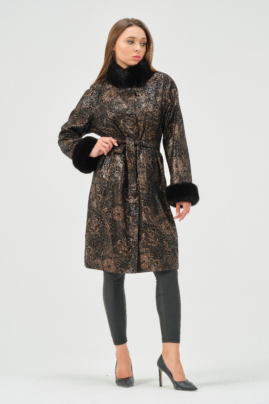 Jaqueta feminina feita à mão em couro camurça genuíno com estampa