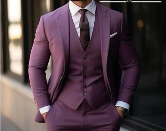 男性用高級パープル3ピーススーツ：結婚式の新郎と新郎の付添人の服装