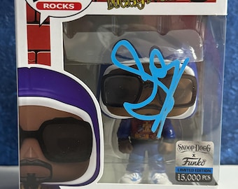 Funko Pop! Lakers Jersey Snoop Dogg #303 Signed by SNOOP DOGG