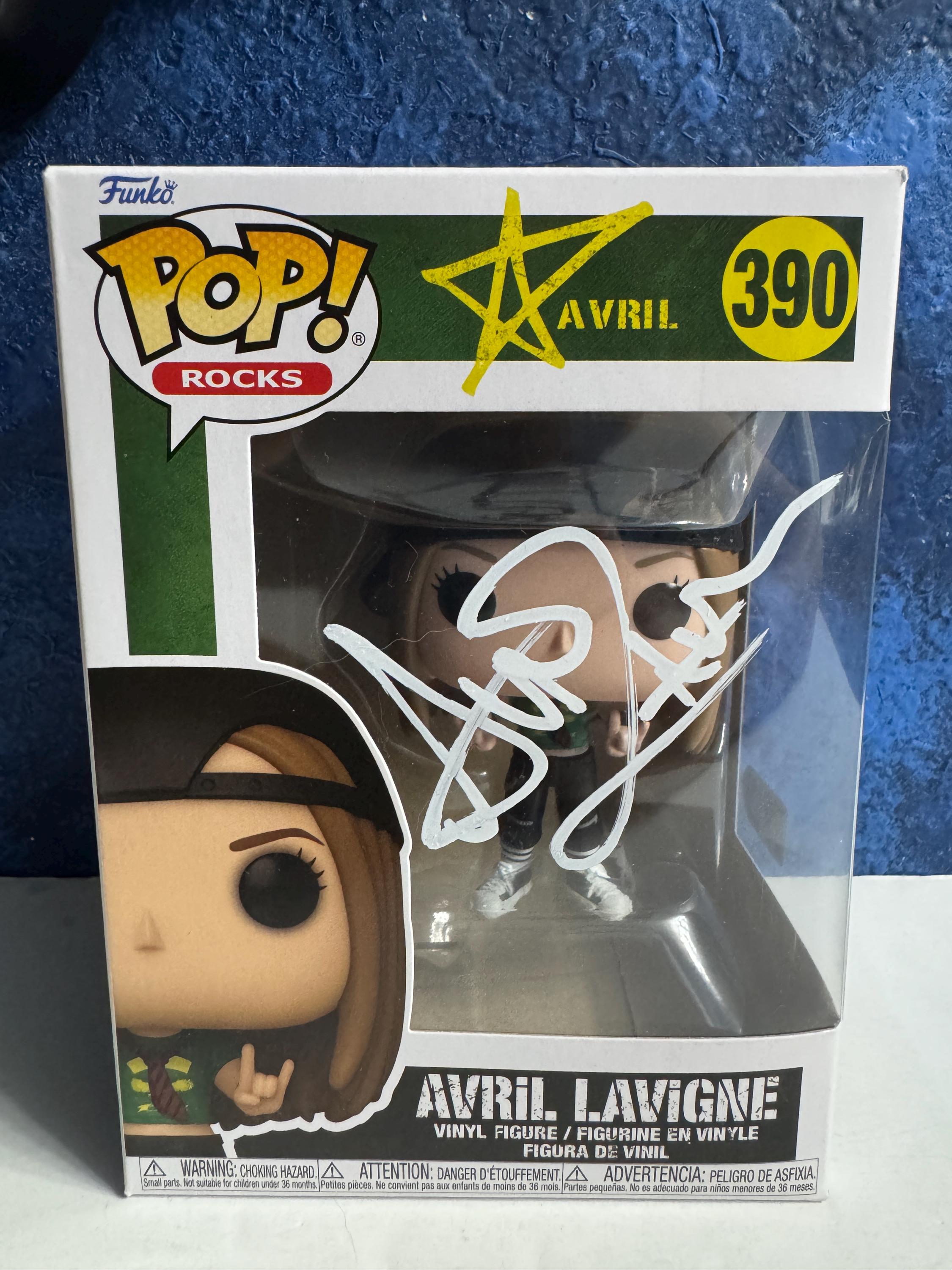 Avril Lavigne サイン il_1080xN.6163788511_3wgq.jpg