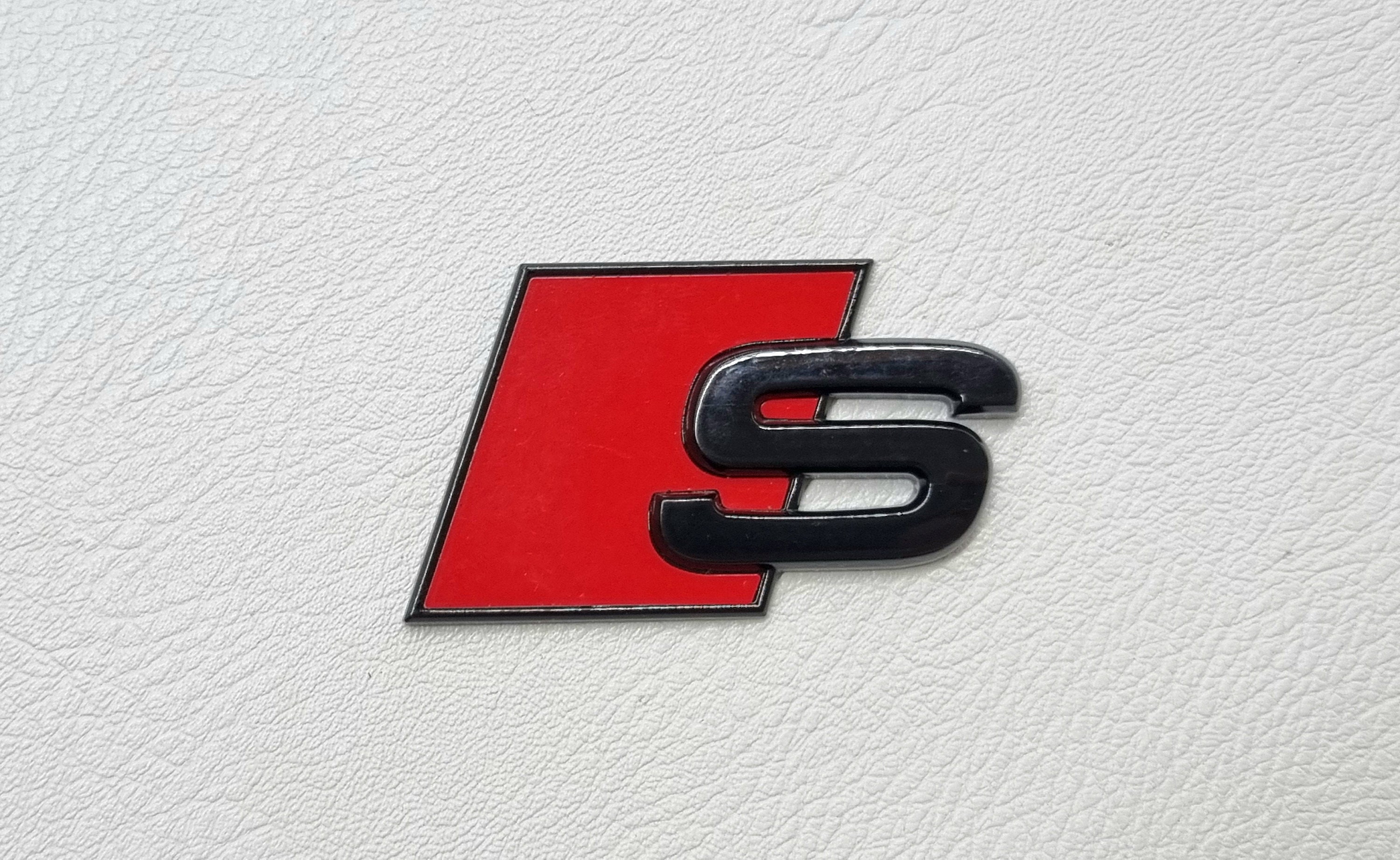 Audi S SLine Schriftzug Logo Emblem selbstklebend 9x30mm rot