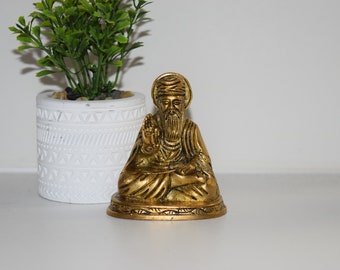 Brass Handmade Sikh Spiritual |Guru Nanak Dev Ji Statue | Religious Spiritual Idol | Weight: 325 Grams Approx.