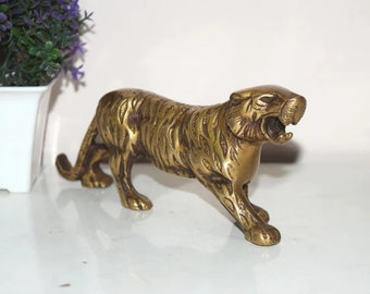 Aggressive Jaguar Sculpture | Brass Leopard Sculpture Office Receptionist Decor