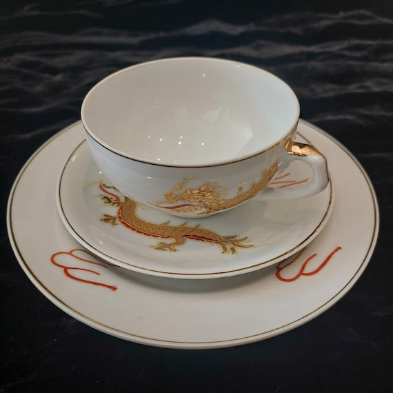 ヴィンテージ、ボーンチャイナデッシュ Vintage Japanese Geisha Lithophane Tea Set: Hand-painted Red