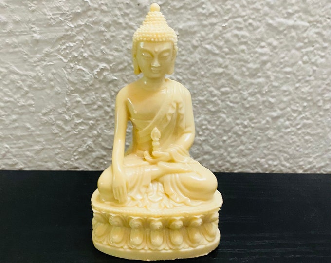 Beautiful Vintage 5.5” Molded Cream Resin Thai Buddha Statue, Platform Seated, Feng Shui. Free Shipping