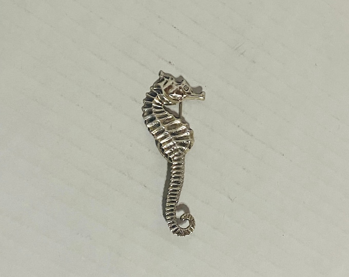 Beautiful Vintage Pin Brooch 925 Sterling Silver in the shape of a Seahorse 3" Long