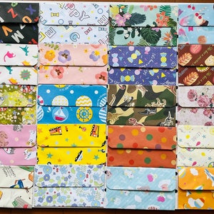 Mini-enveloppes assorties au hasard (format carte de visite) avec un jeu de cartes simple