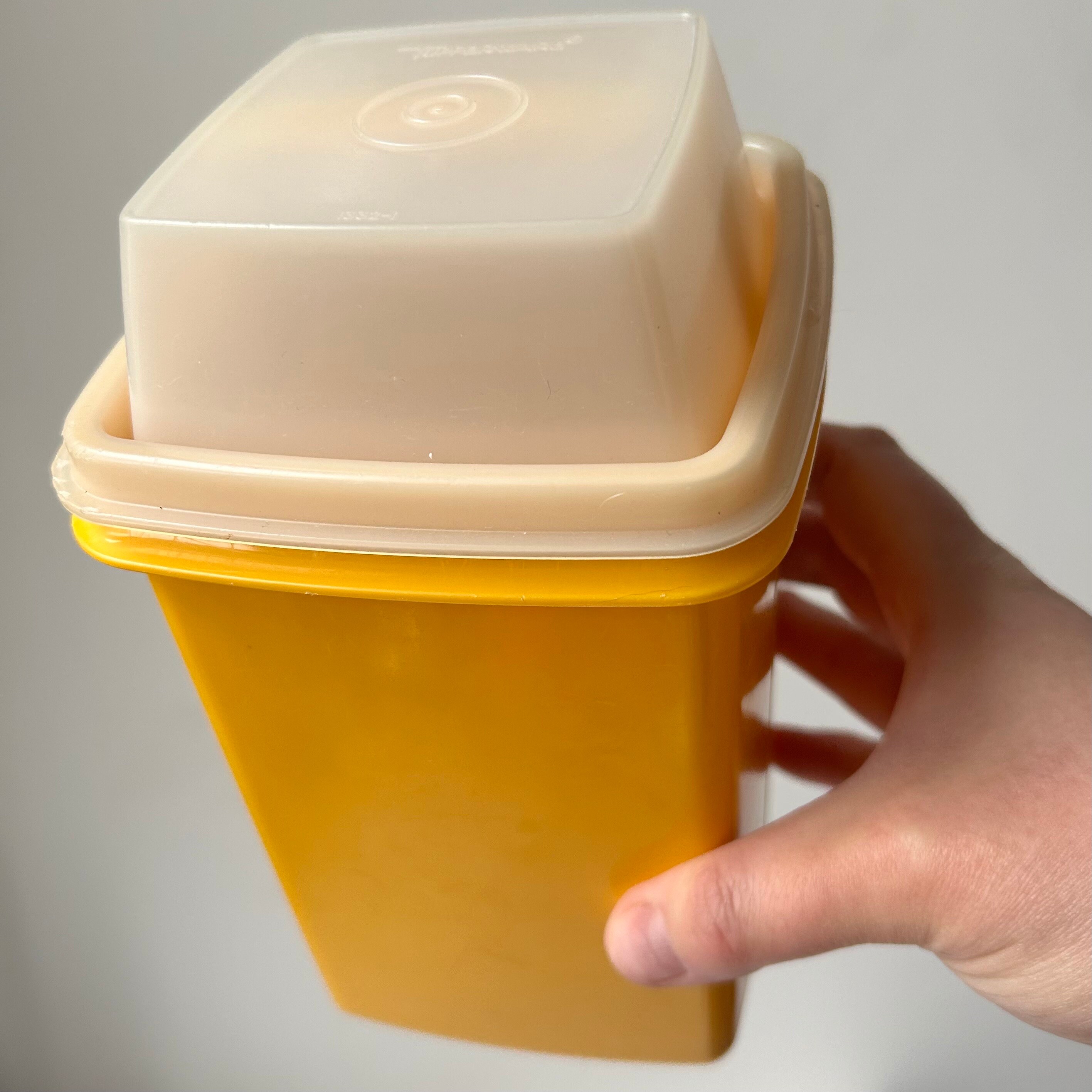 Lot De 3 Boîtes Tupperware Vintage Jaunes - Pots à Cornichons Et Condiments