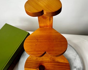 Estantería rústica de madera con forma de corazón de 3 niveles
