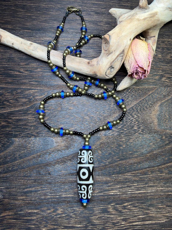 Large Black and White Focal DZI Agate - Beaded Necklace.