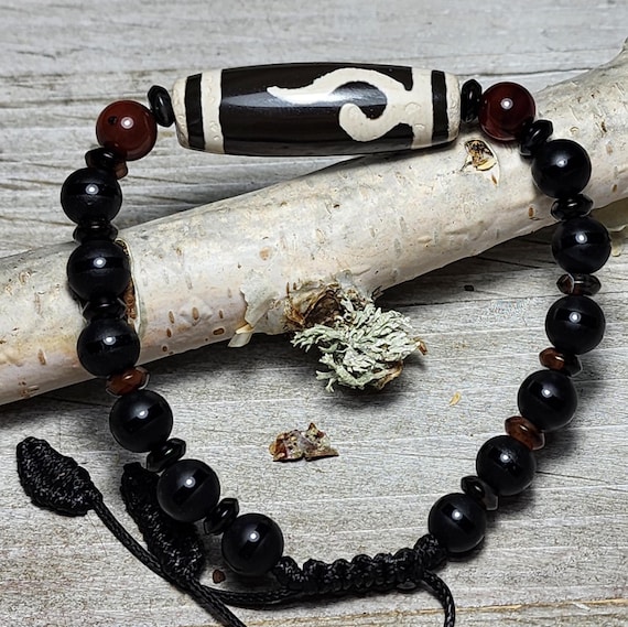 Money Hook - DZI Agate Bead ~ Adjustable Bracelet