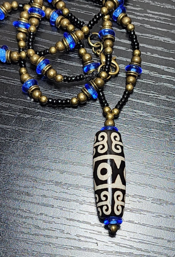 Large Black and White Focal DZI Agate - Beaded Necklace.