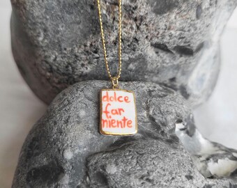 dolce far niente, Porzellankette, 22k Gold, weiß/ rot