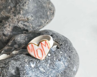 MOM heart, porcelain ring, 22k gold, white/red