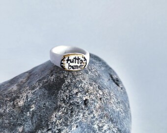 tutto bene, porcelain ring, 22k gold, black/white