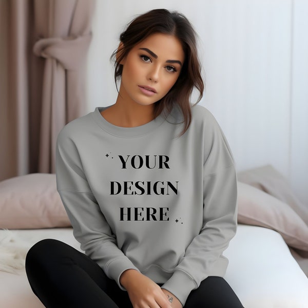 Gildan Sport Grau 18000 Mockup | Grauer Gildan Pullover Mockup | Sweatshirt Modell Mockup | Sport Grau Gildan Crewneck Mockup | G180 Mockup