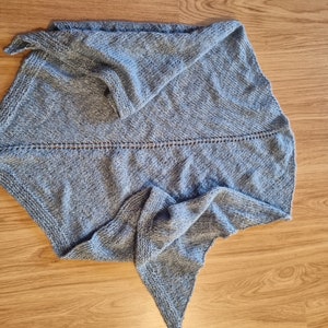 Triangular scarf made of alpaca wool