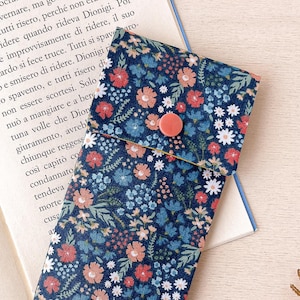 Astuccio portapenne blu, Astuccio portapenne piatto, Astuccio portapenne, Portapenne estetico, Un accessorio per scrivere