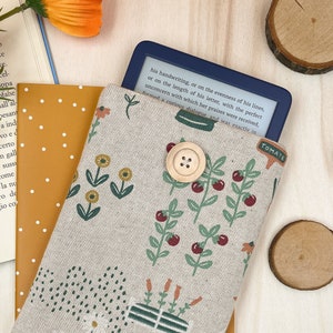 Cottagecore Kindle sleeve - Vegetables kindle cover, Botanical Kindle pouch |Book lover gift, Ereader case
