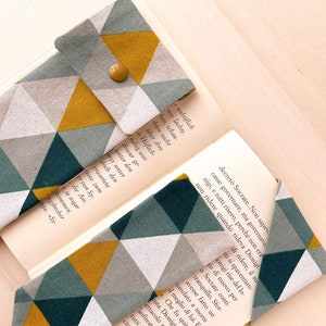 Astuccio geometrico, Astuccio piatto per penne a triangoli, Astuccio per matite astratto, Portapenne estetico, Un accessorio per scrivere, Segnalibro in tessuto