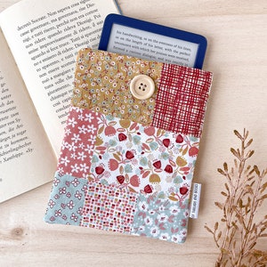 Étui pour Kindle en patchwork, Étui pour Kindle à fleurs roses et bleues, Étui pour Kindle rembourré en tissu matelassé, Étui pour liseuse