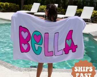 Toalla de playa personalizada para niñas con nombre y corazón, toalla de piscina, regalo de cumpleaños de verano para niños, toalla de vacaciones con nombre para niños pequeños, toalla personalizada para niños