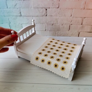 Handmade Dollhouse Blanket - 1:12 Scale Handmade granny blanket for Collections