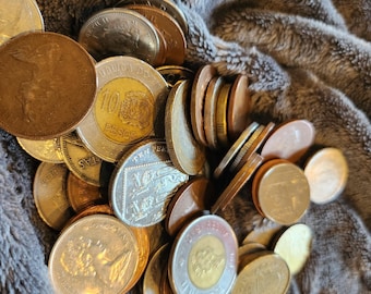Group of 12 world coins from various country. You can choose the countries from the list in the description, but not the denomination.
